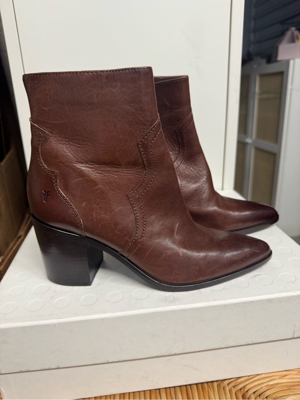 Frye Flynn NWOT - Sz 9